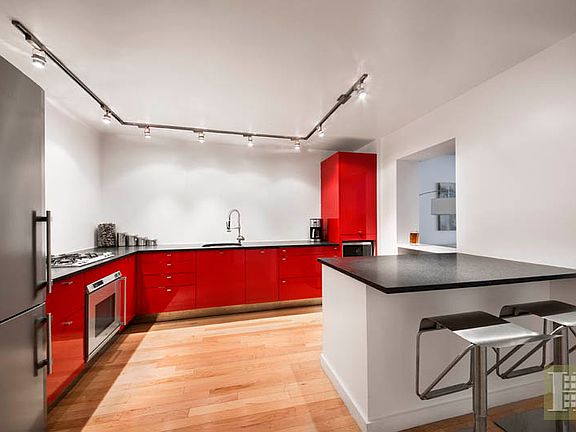 2nd image of 301-303 E 49th St APT 3