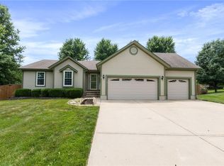20953 W 226th Ct, Spring Hill, KS 66083