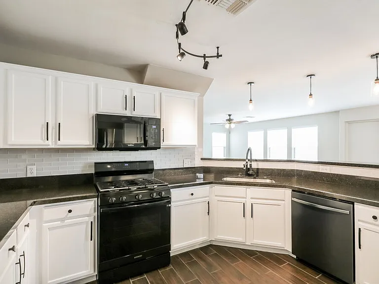 6907 S Goshawk Dr — Photo 9