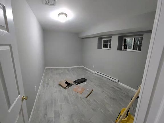 3rd image of 881 N Railroad Ave Floor 1
