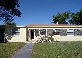1st image of 851 NE 168th St
