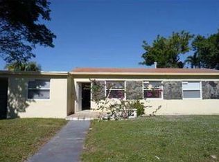 851 NE 168th St, North Miami Beach, FL 33162