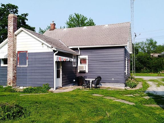 3rd image of 525 N Dye St