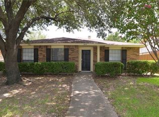 8818 Willowbrook Dr, Rowlett, TX 75088
