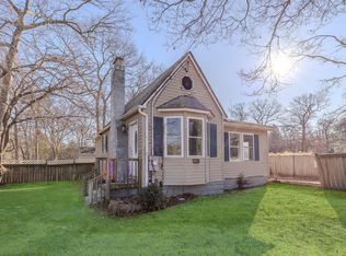 2 Avon Ln, Middle Island, NY 11953