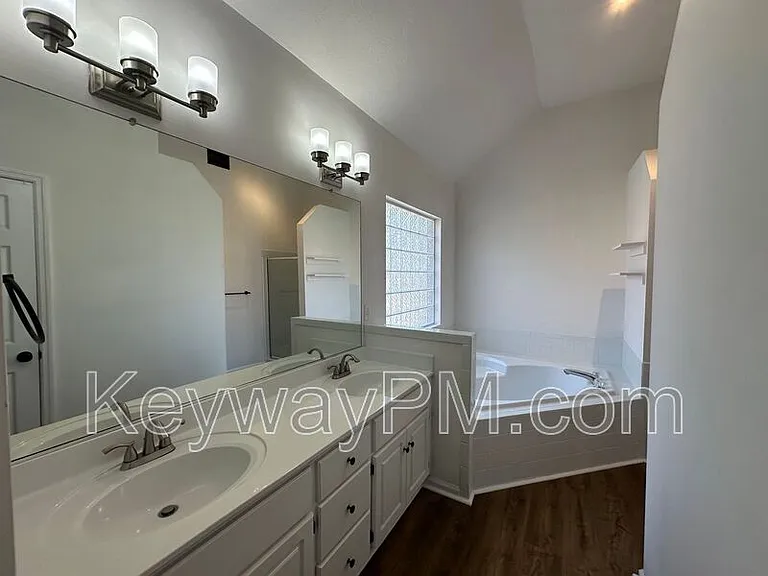 4687 Perry Mill Cir — Photo 8