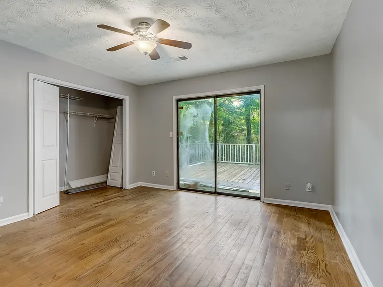 323 Farm Place Ct NE — Photo 12