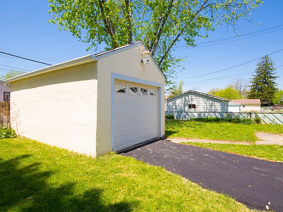 5th image of 1747 Pershing Blvd