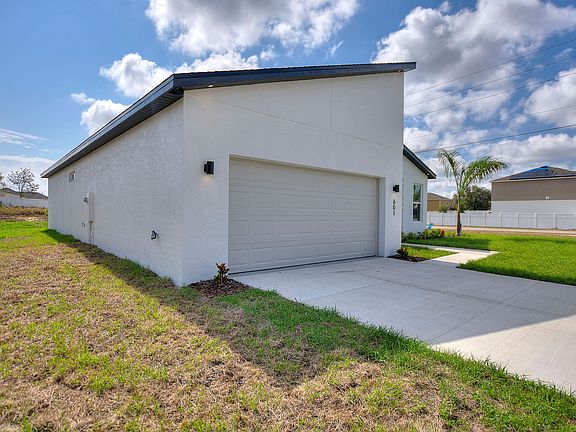 5th image of 601 James Ct