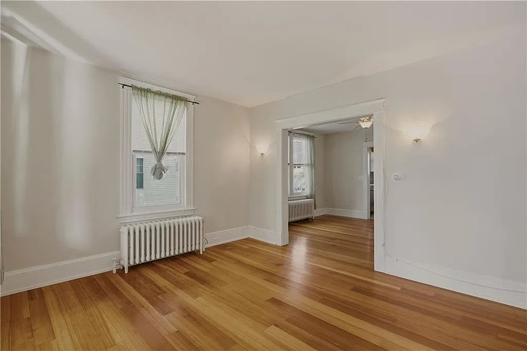 2 bed, 1.0 bath, 1300 sqft, $2,800 — Photo 4