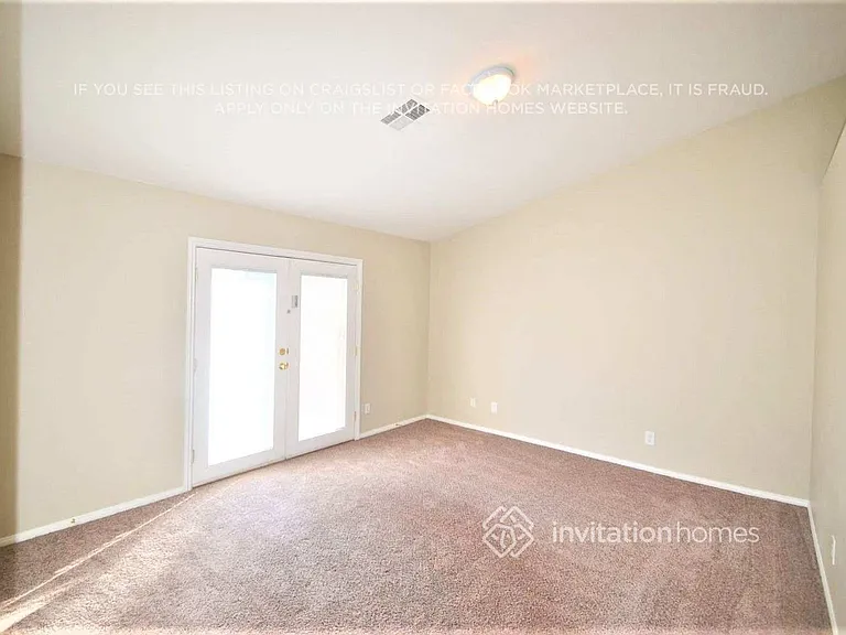 320 Perry Ellis Dr — Photo 5
