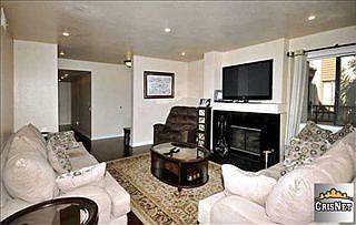 4th image of 1809 Peyton Ave Unit 106