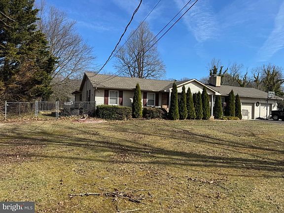 2nd image of 1314 Magnolia Rd