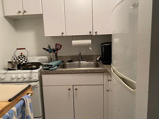 Rented by Mallory Management Corp | media 5