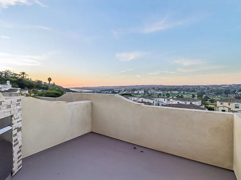 Costa Pointe Luxury 3-4 Bedroom Townhomes — Photo 75
