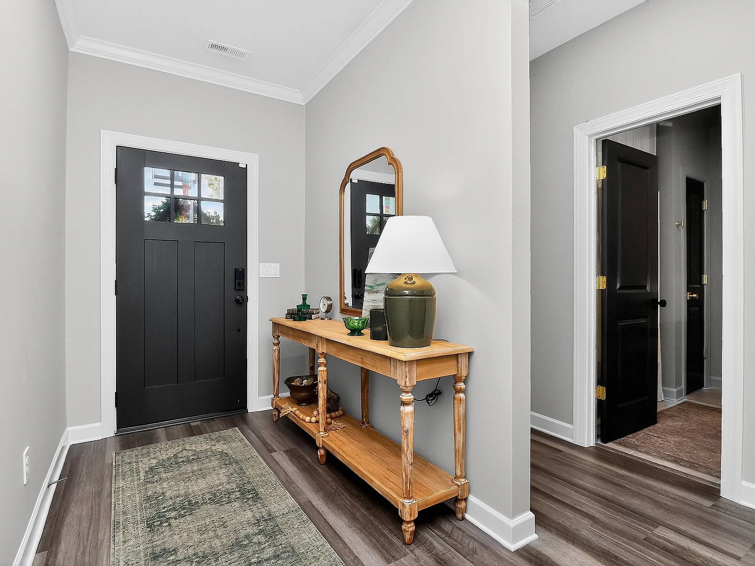 3 bed, 1859 sqft, $2,500 — Photo 4