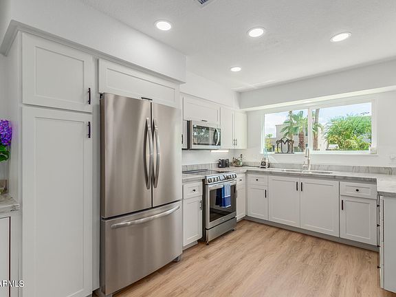 4th image of 7652 E HIGHLAND Avenue