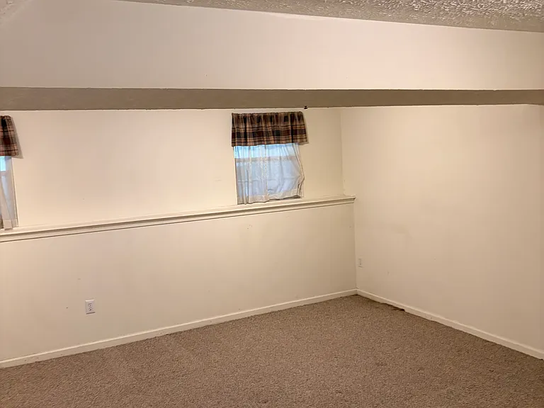 141 Foxview Dr — Photo 8