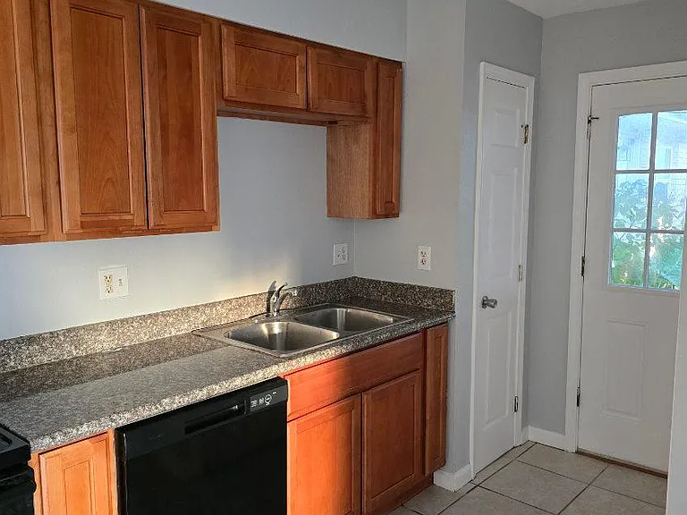 6087 Wildair Dr — Photo 3