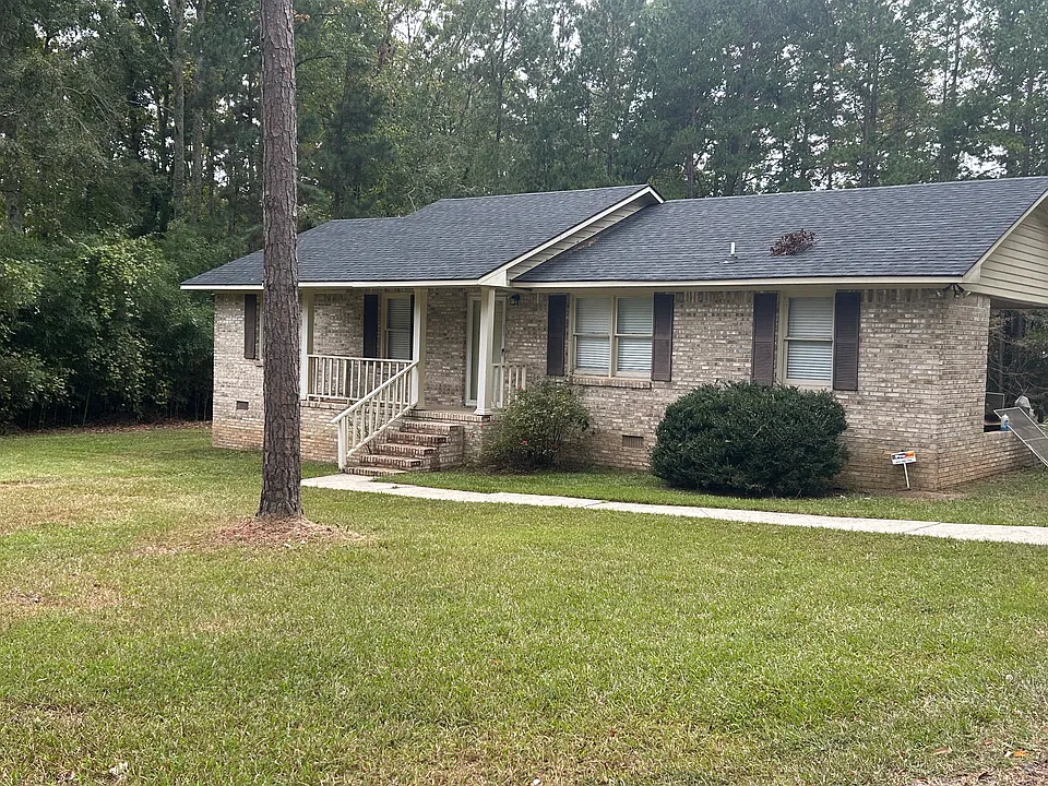 208 Honeysuckle Ave