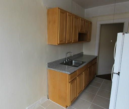 4th image of 4415 43rd Ave #F4