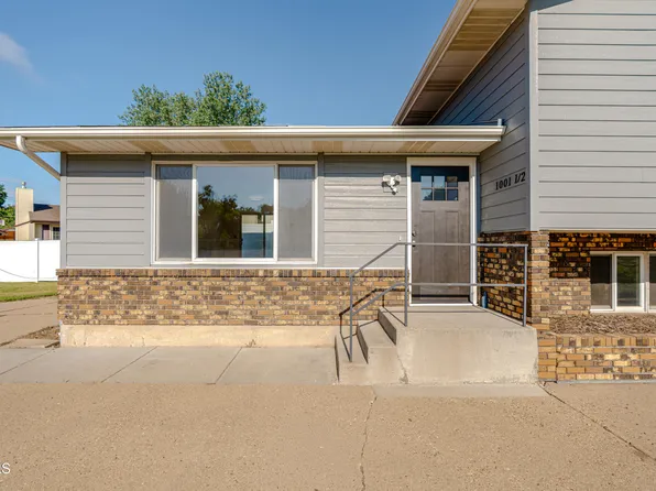 1001 1/2 Jefferson Ave, Bismarck, ND 58504