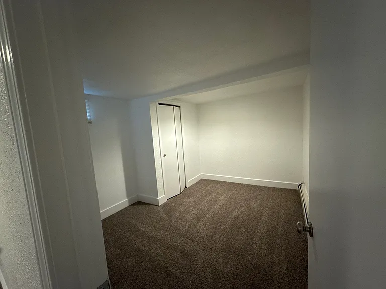 748 1/2 Cook Ave #B — Photo 8