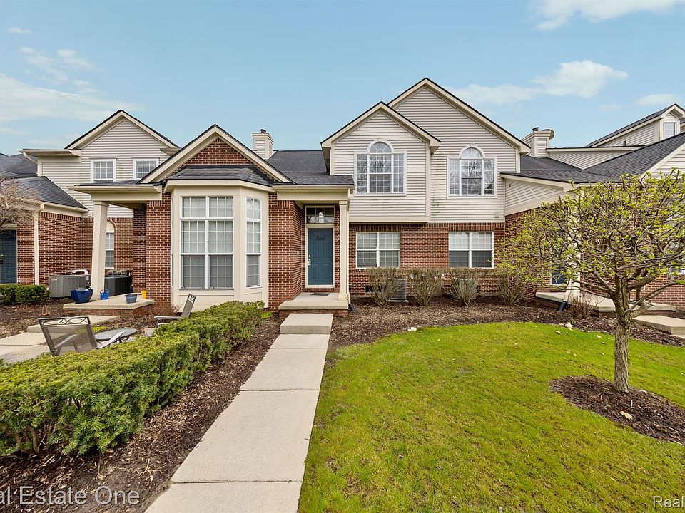 1st image of 10202 Jasmine Dr #1