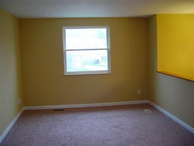 4th image of 6598 Louise Ct