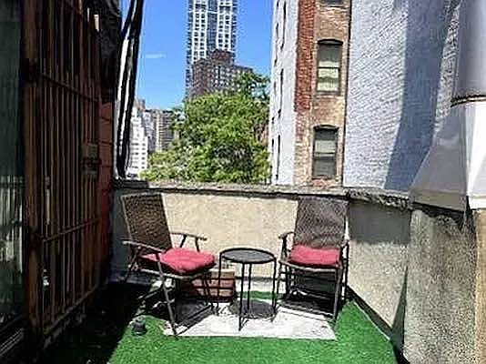 2nd image of 101 W 69th St APT 4A