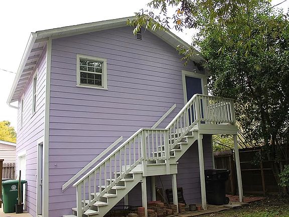Exterior/Entry