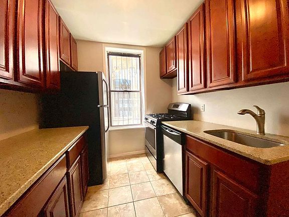 2nd image of 2128 31st Ave APT 1F