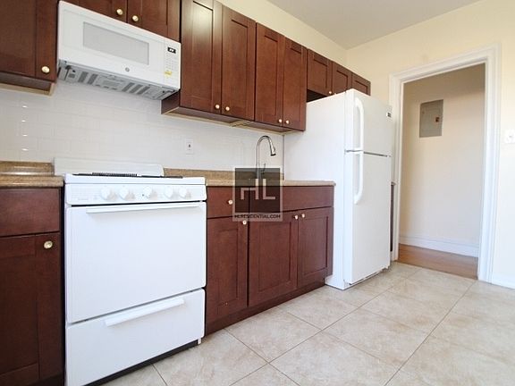 2nd image of 8014 18th Ave #B7