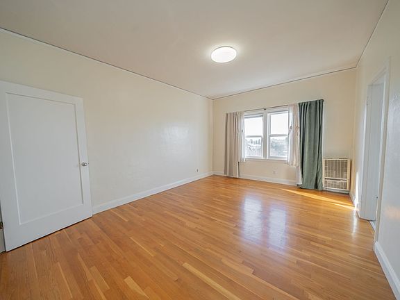 2nd image of 5527 Shattuck Ave APT 305