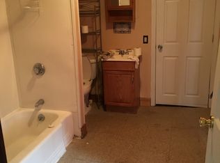 27 W 4th St #1, Lowell, MA 01850