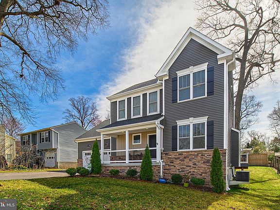2nd image of 392 Laurel Trl