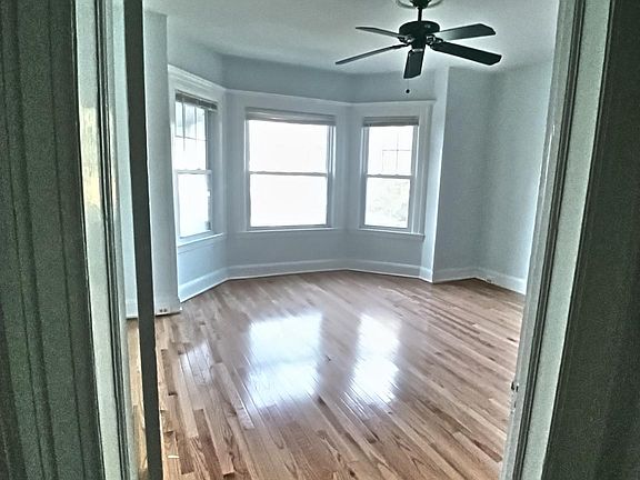 3rd image of 43 Montague Pl #2
