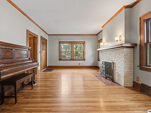 5th image of 3918 Starr St