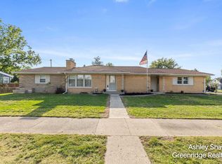 750 Pine Ave, Holland, MI 49423