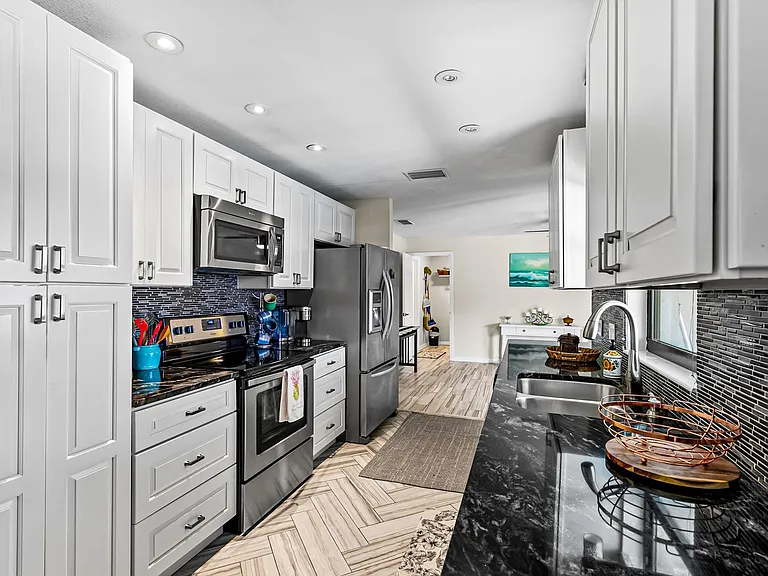 297 Harvey Ave NE — Photo 17