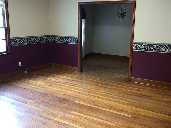 2nd image of 891 Cumberland Dr