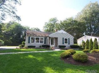 28 Hopes Ave, Holtsville, NY 11742