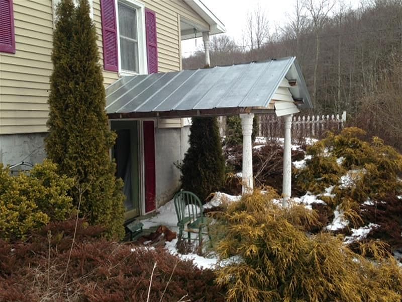 2nd image of 1623 Flatwoods School Rd