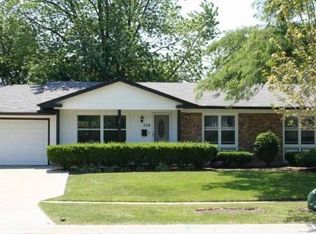 509 Wellington Ave, Elk Grove Village, IL 60007