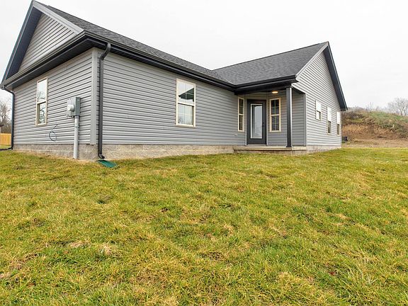 3rd image of 154 Elk Dr