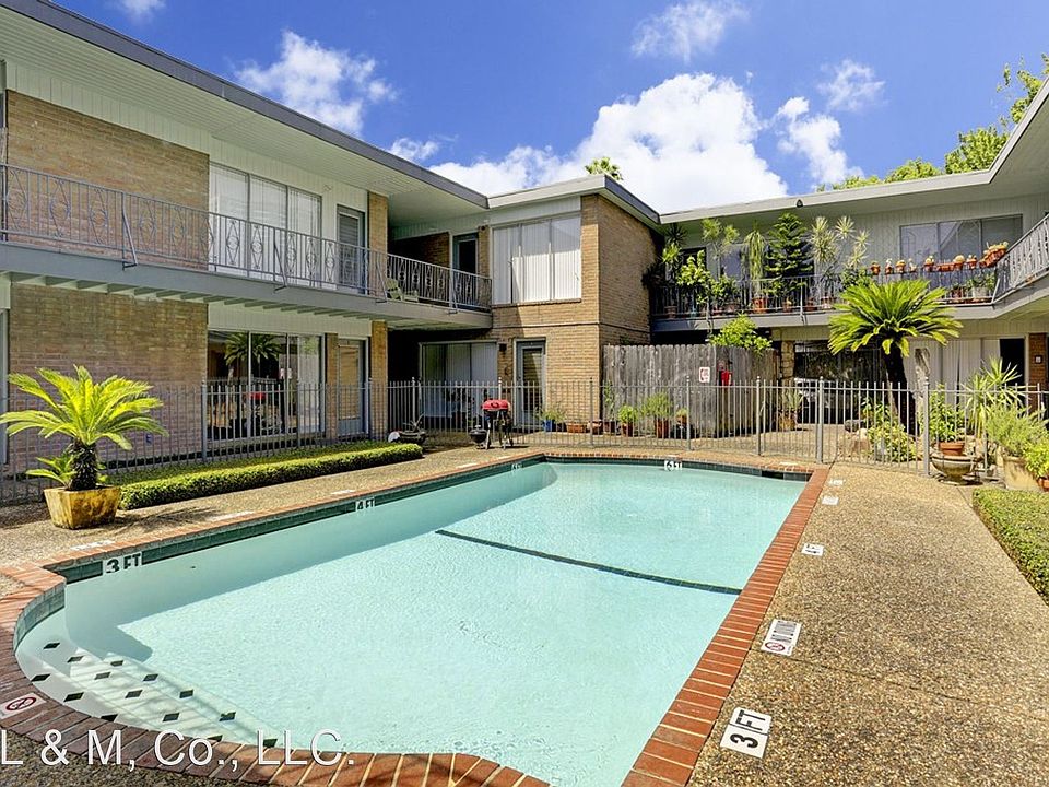 1st image of 3703 Roseland St #10628435