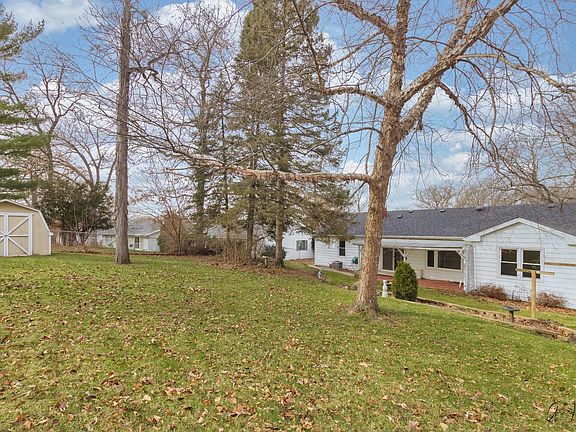 4th image of 920 N Oakwood Dr