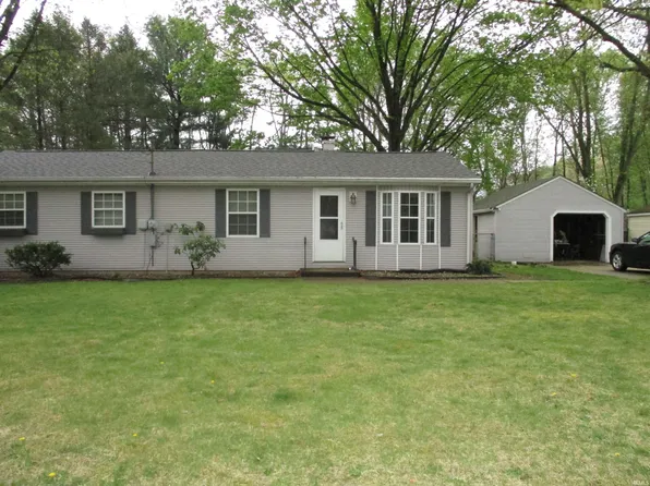 25608 Lake Dr, Elkhart, IN 46514