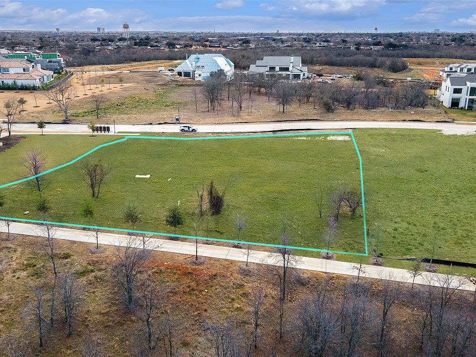 1st image of 948 Lilac Ln