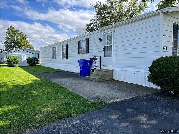 2nd image of 442 Chestnut Dr